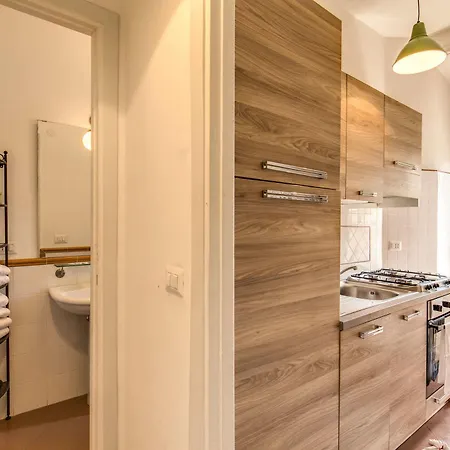 Aweshomeitaly - Spagna Glamour Life Penthouse Apartament *