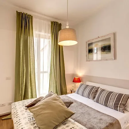 Aweshomeitaly - Spagna Glamour Life Penthouse Apartament *